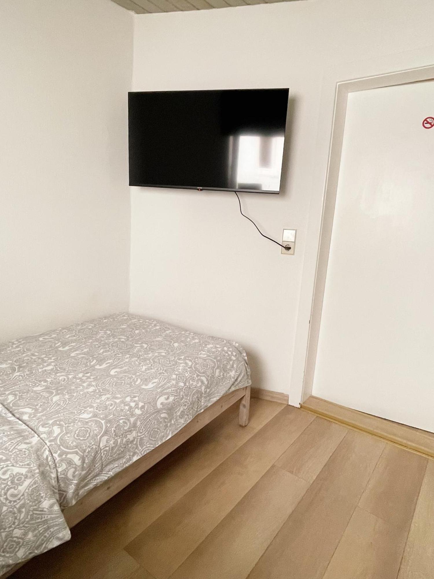 Haus Leipheim Hotel Buitenkant foto